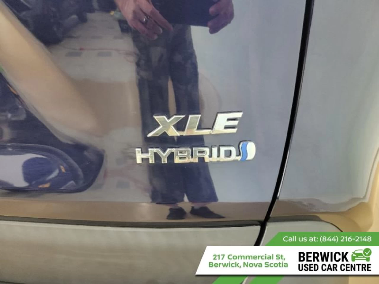 2021 Toyota RAV4 Hybrid XLE Main Image