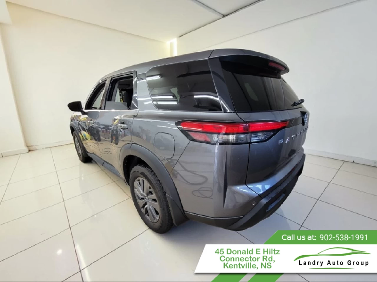2022 Nissan Pathfinder S Main Image