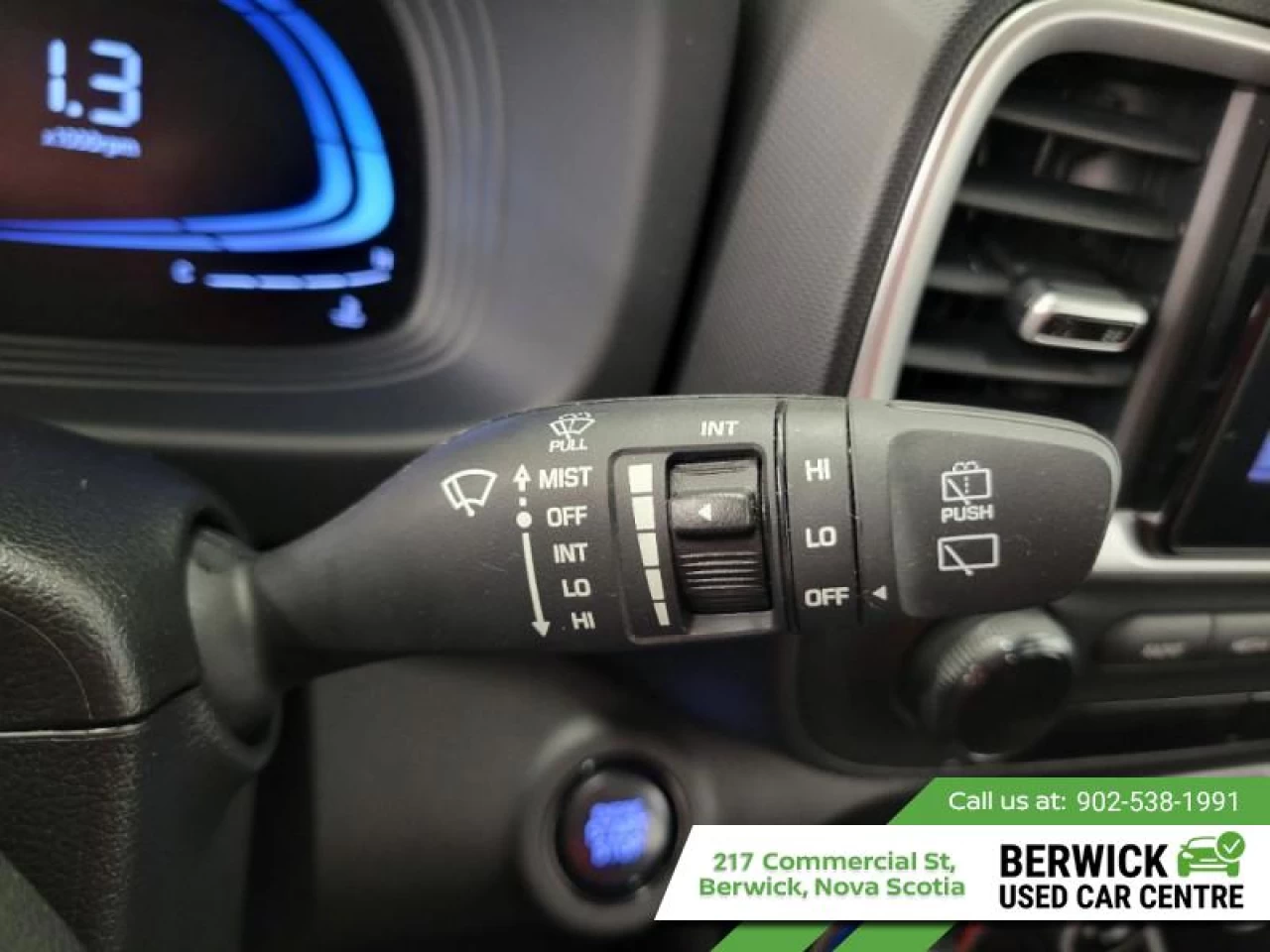 2023 Hyundai Venue Preferred Main Image