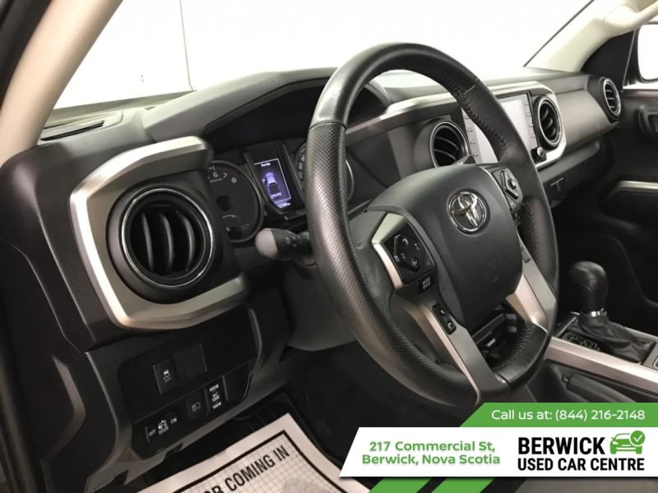 2020 Toyota Tacoma SR5 Main Image