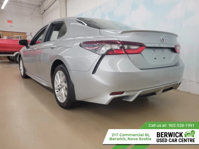 Toyota Camry SE 2023