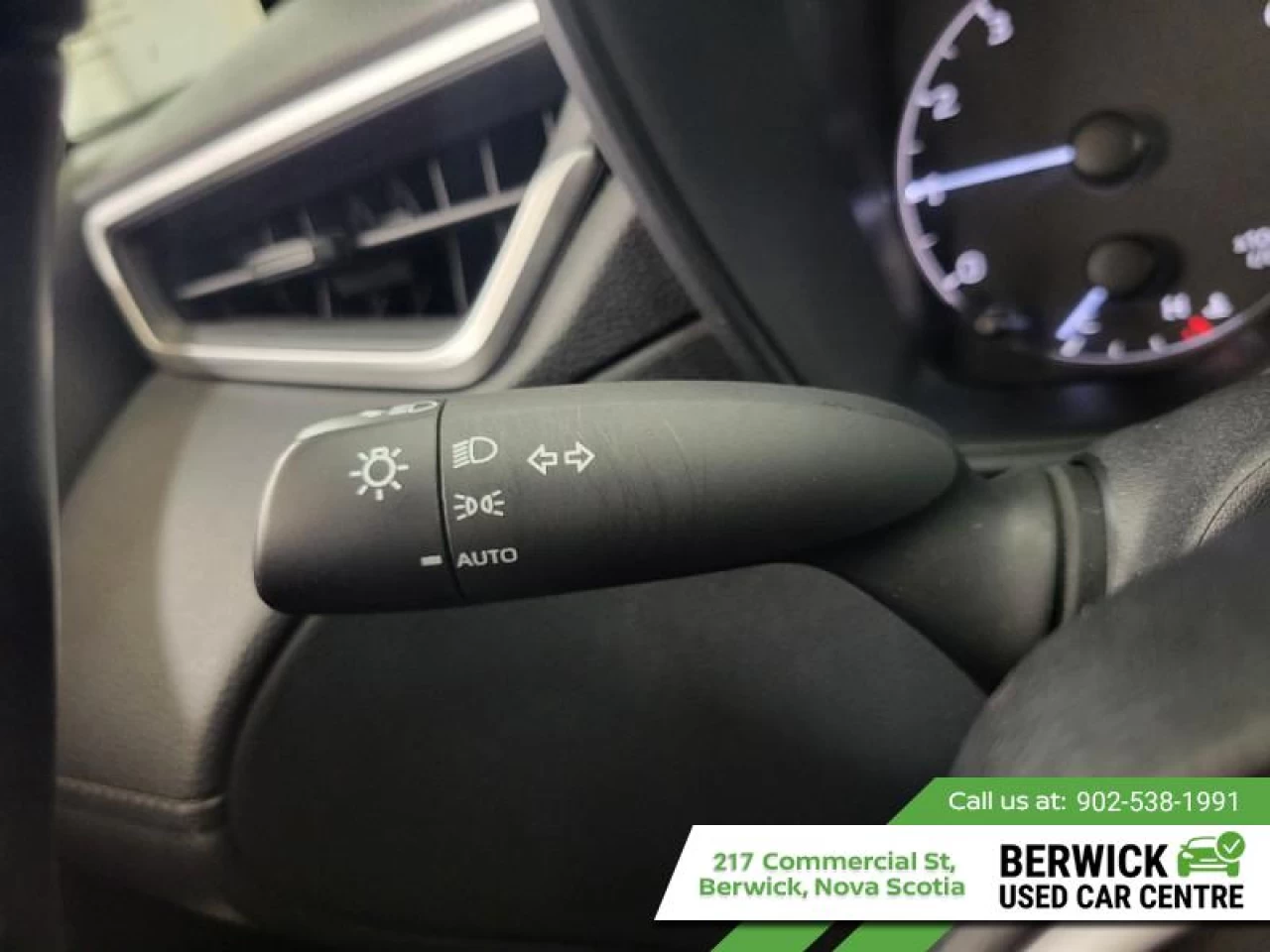 2023 Toyota Corolla Cross LE AWD Main Image