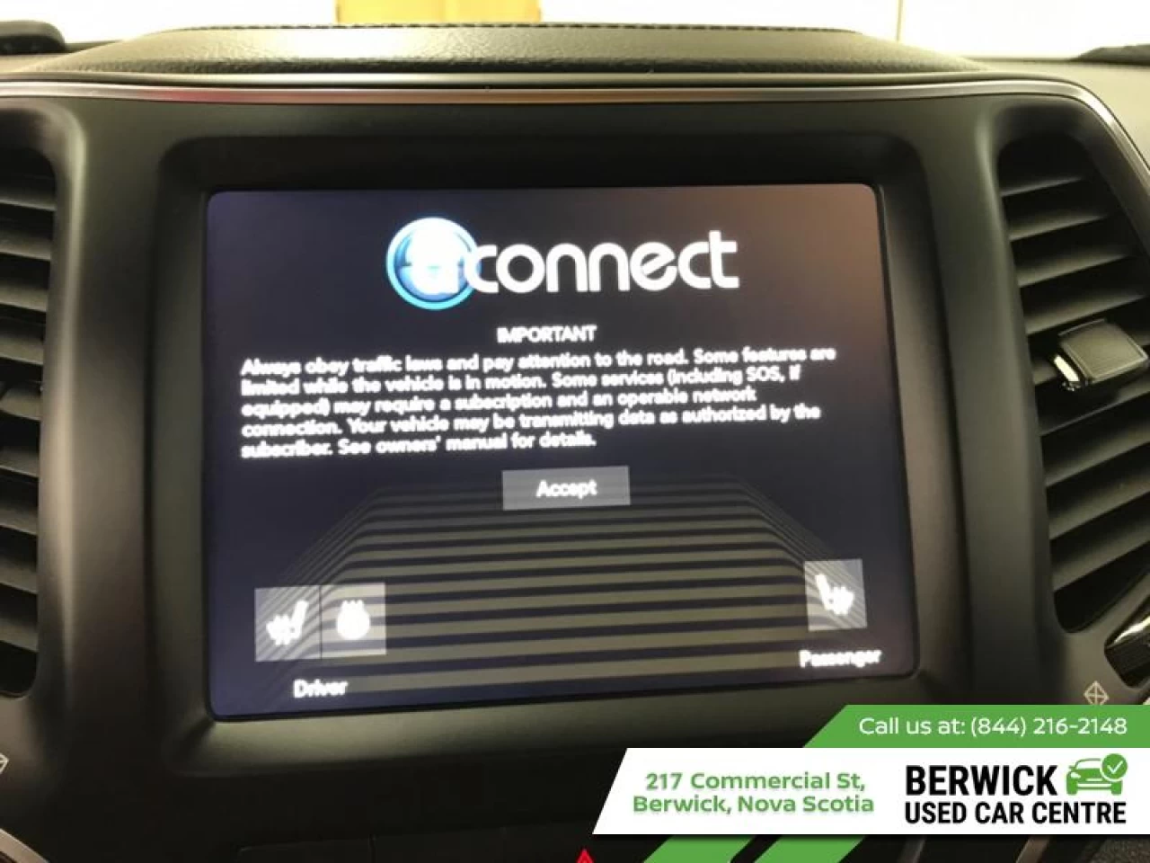 2023 Jeep Cherokee Altitude Main Image