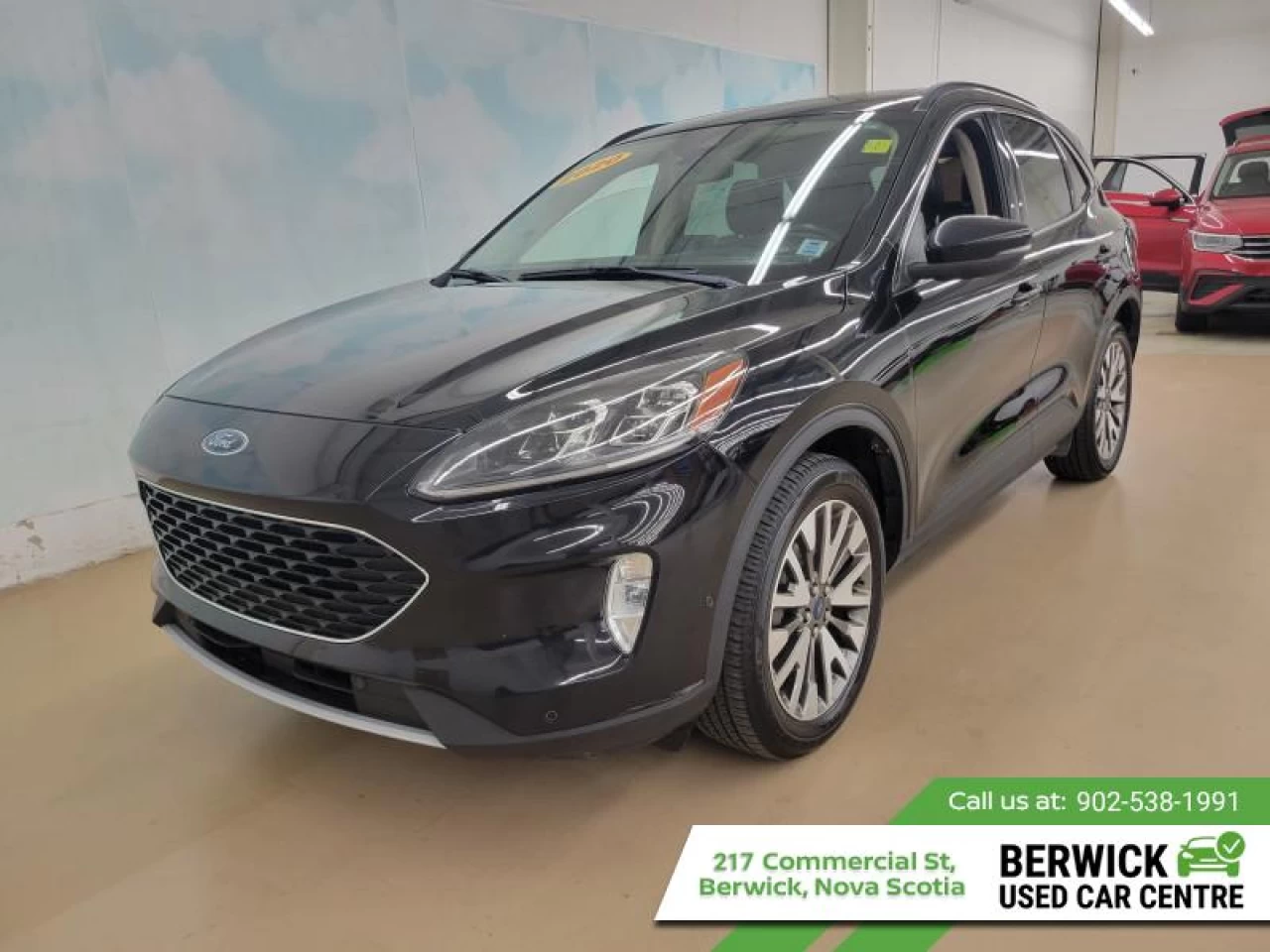 2020 Ford Escape Titanium Hybrid 4WD Main Image