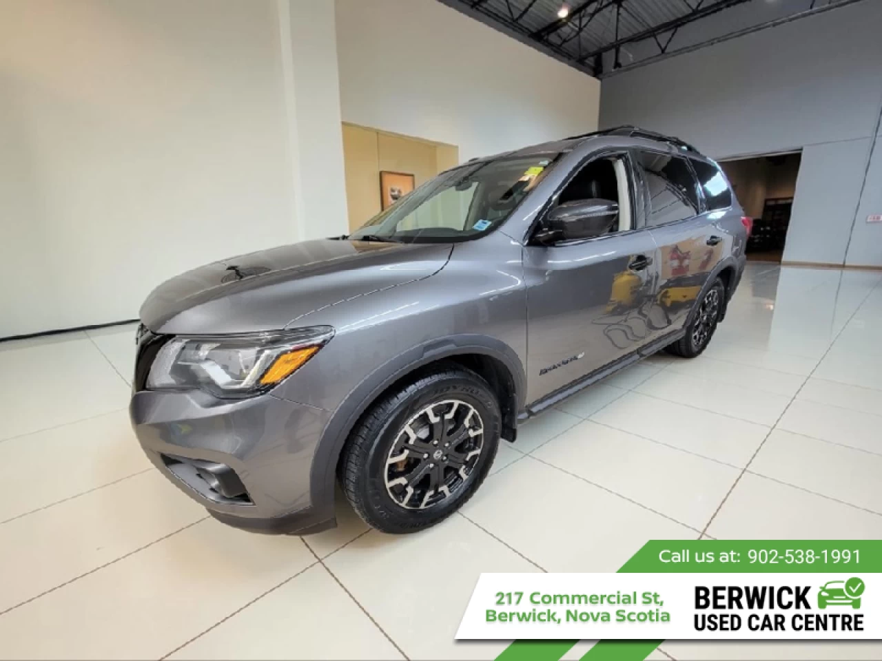2020 Nissan Pathfinder SV Tech Main Image