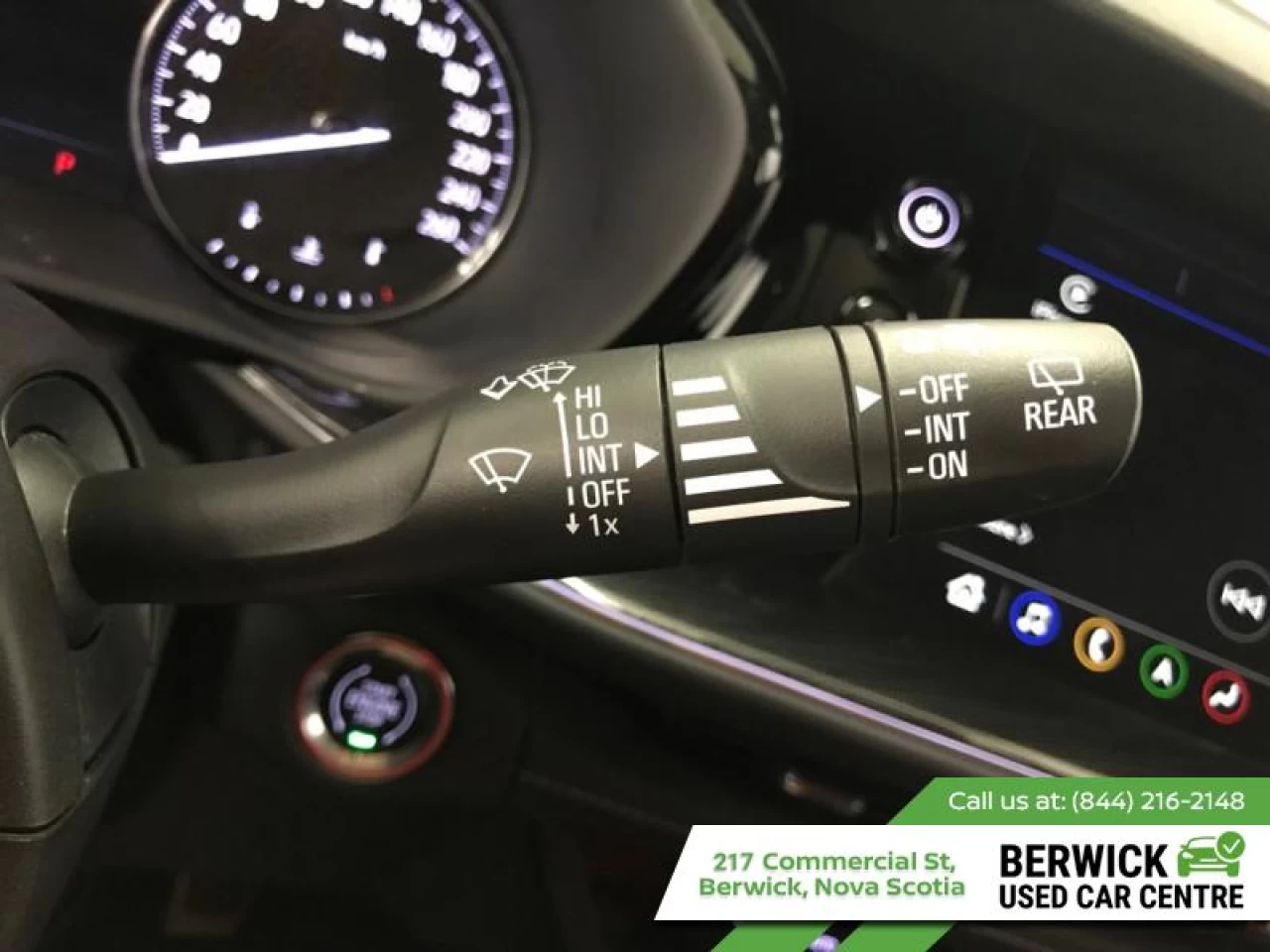 2022 Buick Envision Essence Main Image