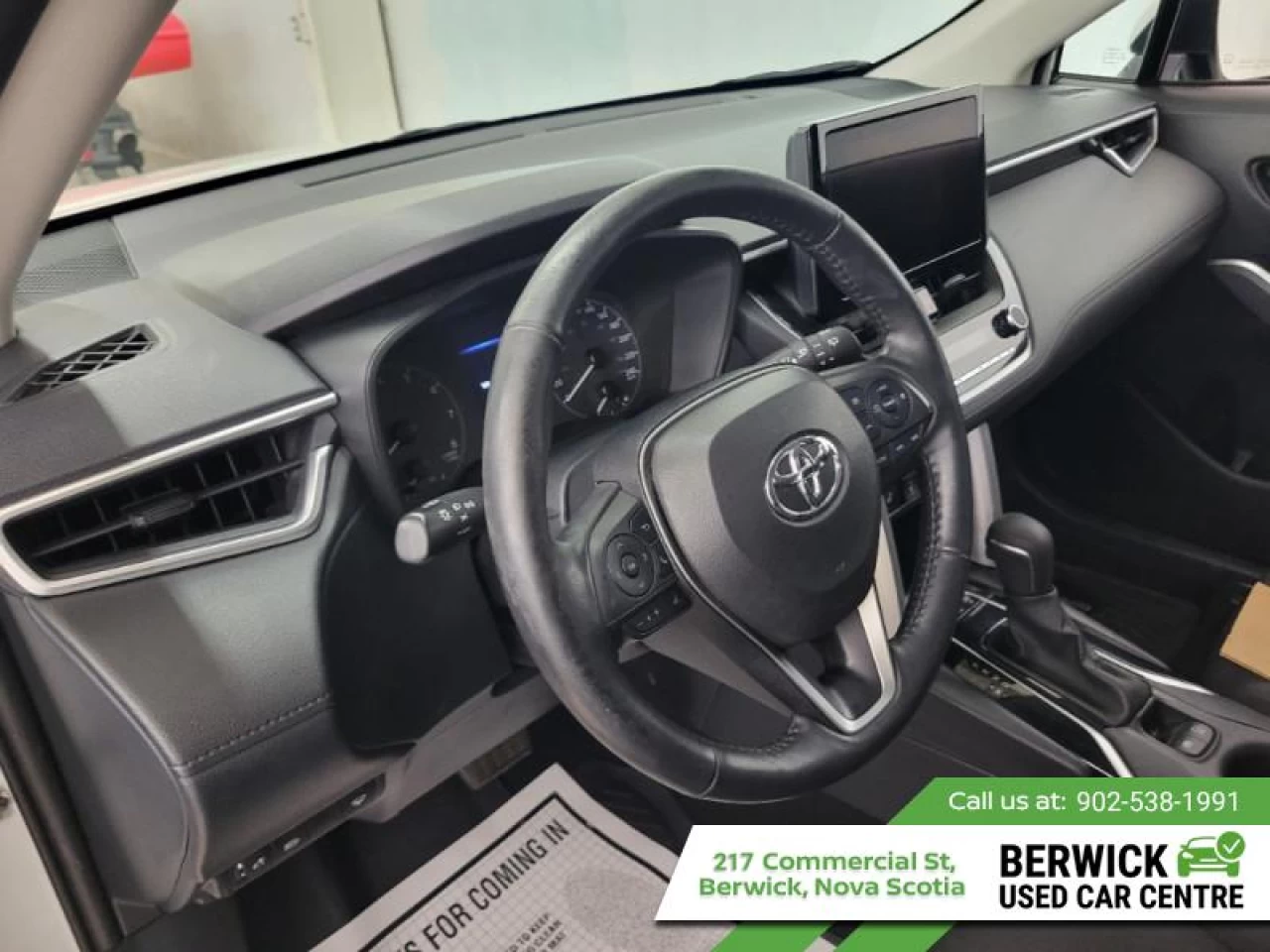 2023 Toyota Corolla Cross LE AWD Main Image