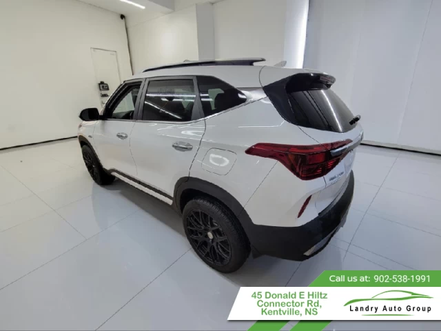 Kia Seltos SX Turbo AWD w/Black Interior 2023