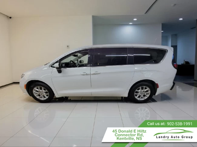 Chrysler Pacifica - 2023