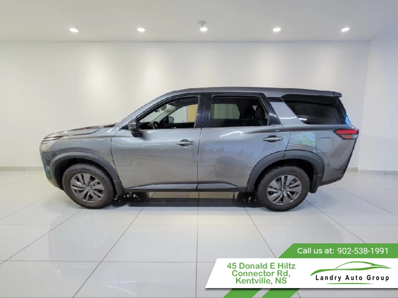 2022 Nissan Pathfinder S Main Image