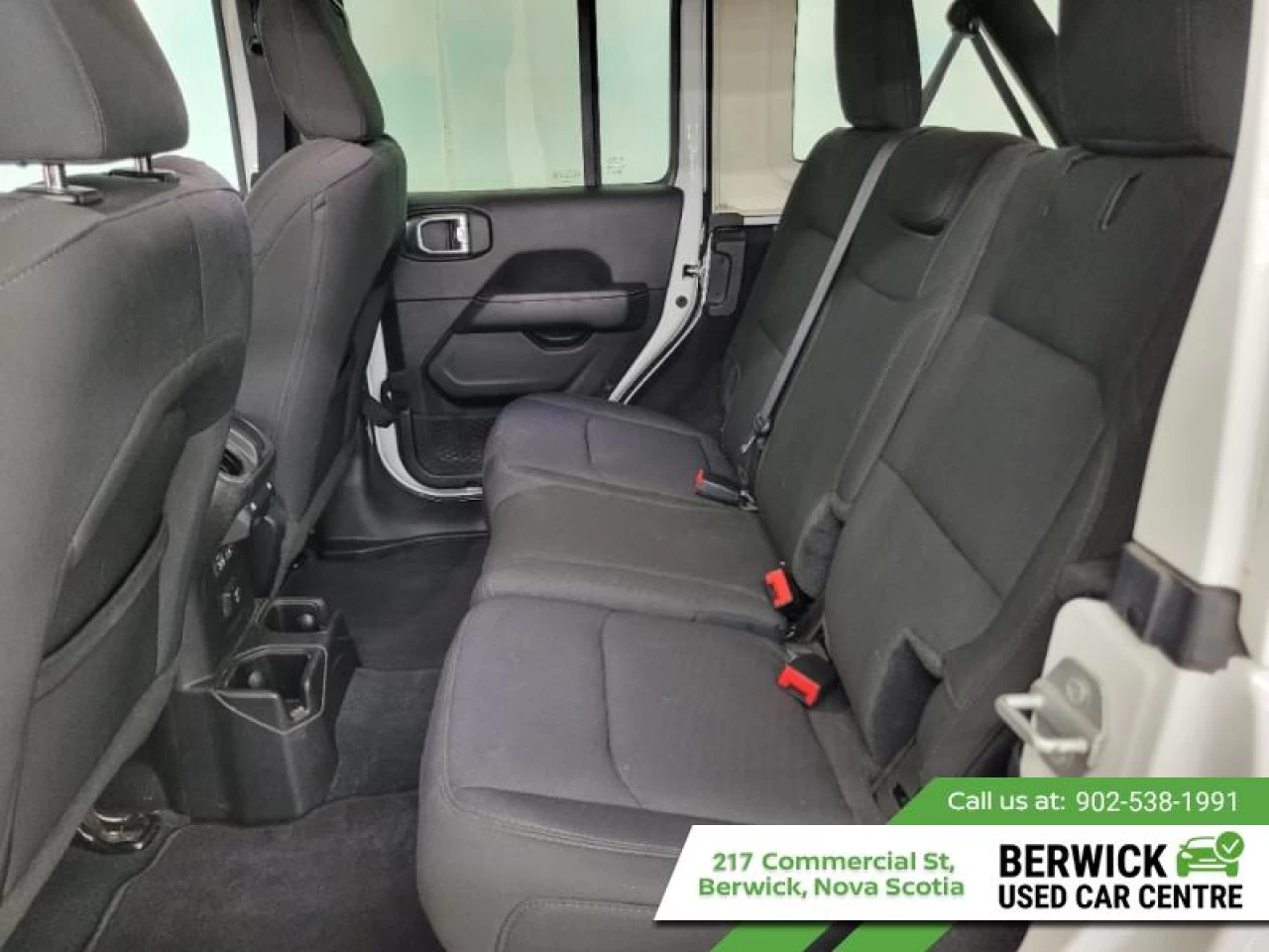 2022 Jeep Wrangler Unlimited Sahara Main Image