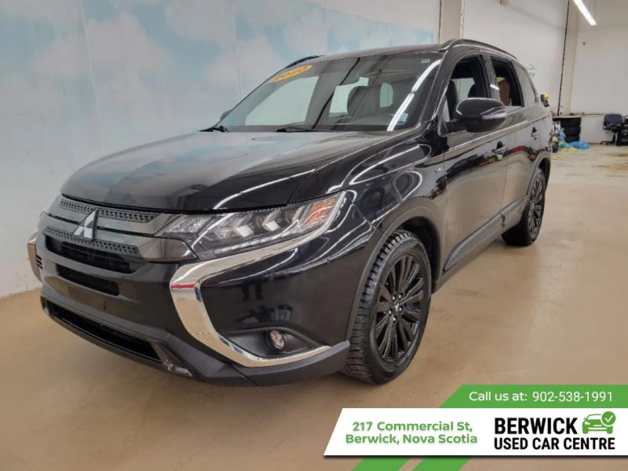 2020 Mitsubishi Outlander Limited Edition Main Image