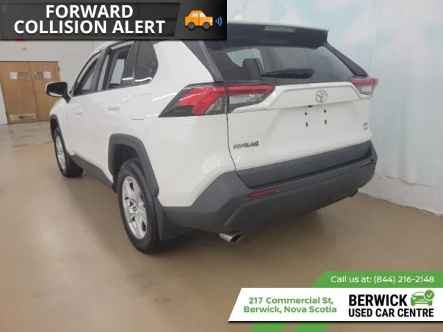 Toyota RAV4 XLE AWD 2021