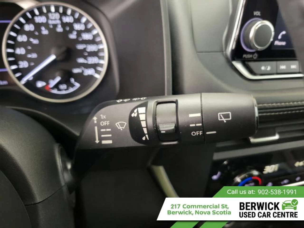 2023 Nissan Rogue SV Moonroof Main Image