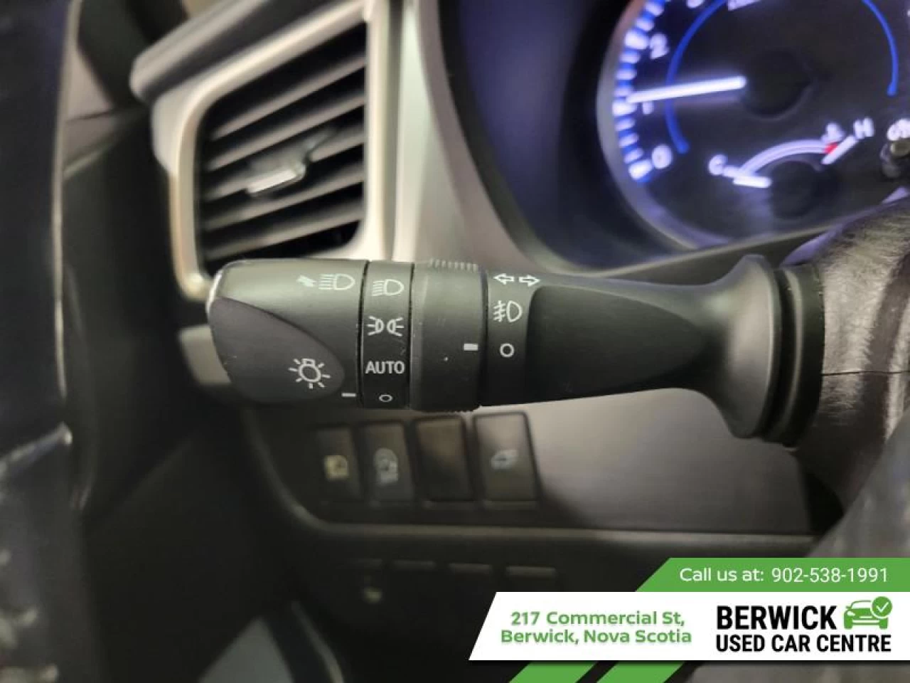 2017 Toyota Highlander LE Main Image