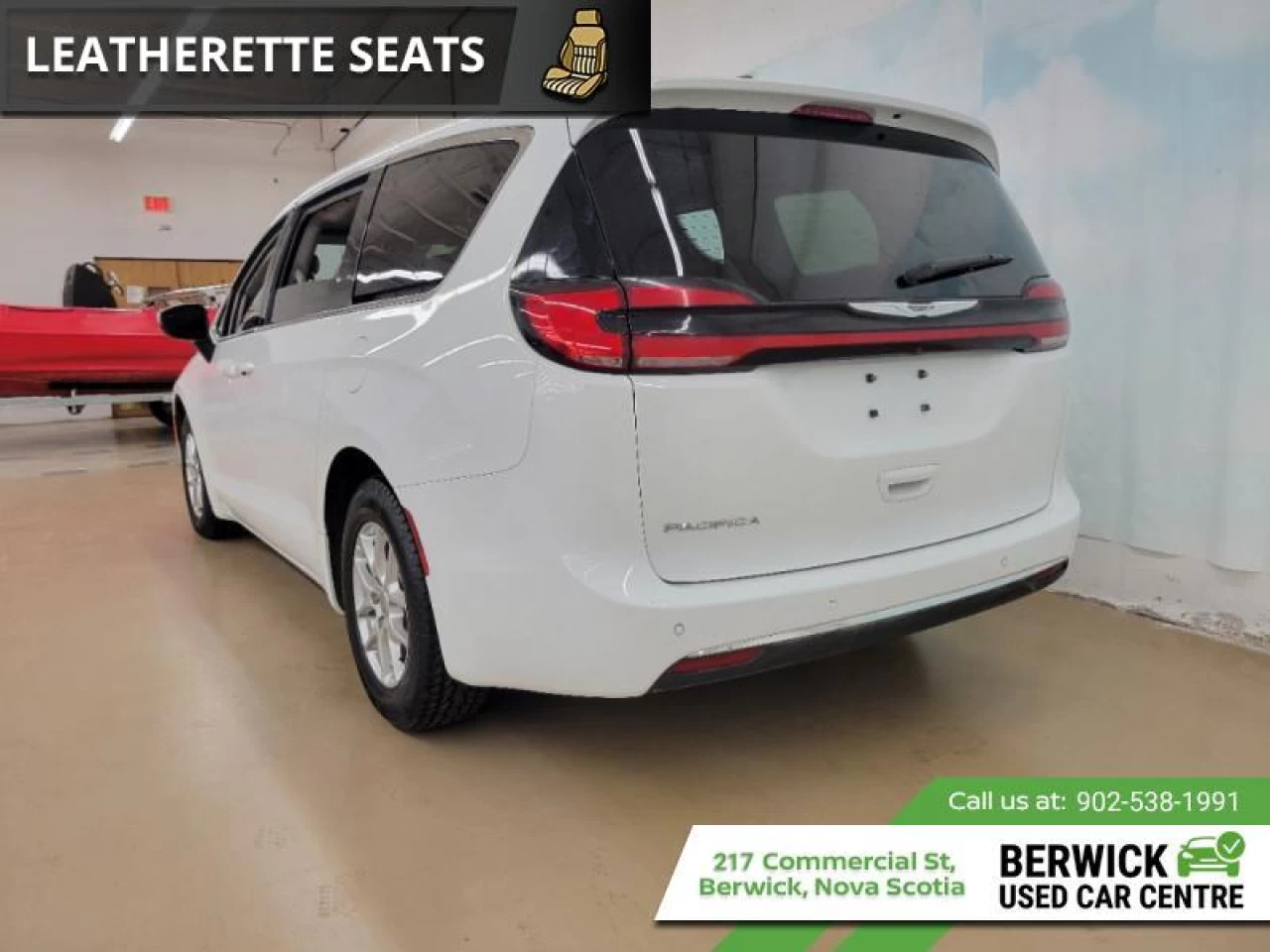 2023 Chrysler Pacifica Touring L Main Image