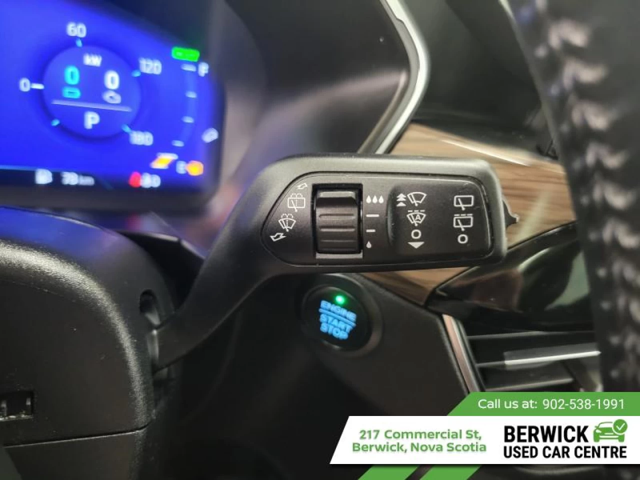 2020 Ford Escape Titanium Hybrid 4WD Main Image
