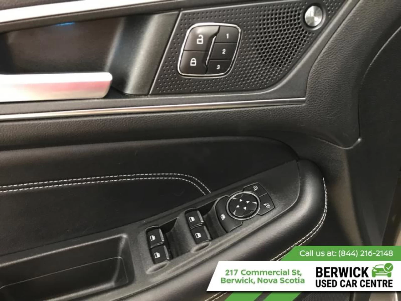 2022 Ford Edge Titanium Main Image