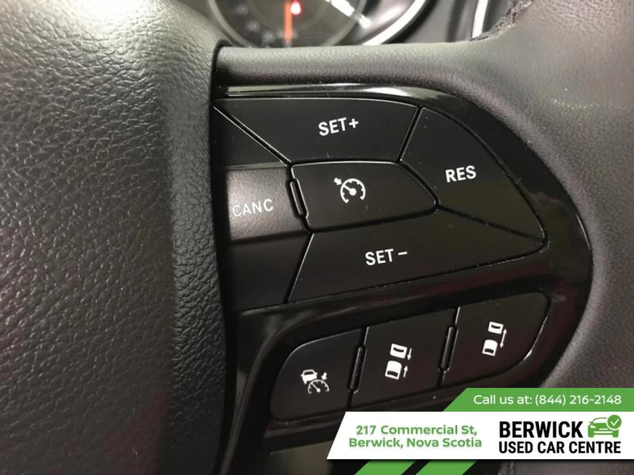 2023 Jeep Cherokee Altitude Main Image