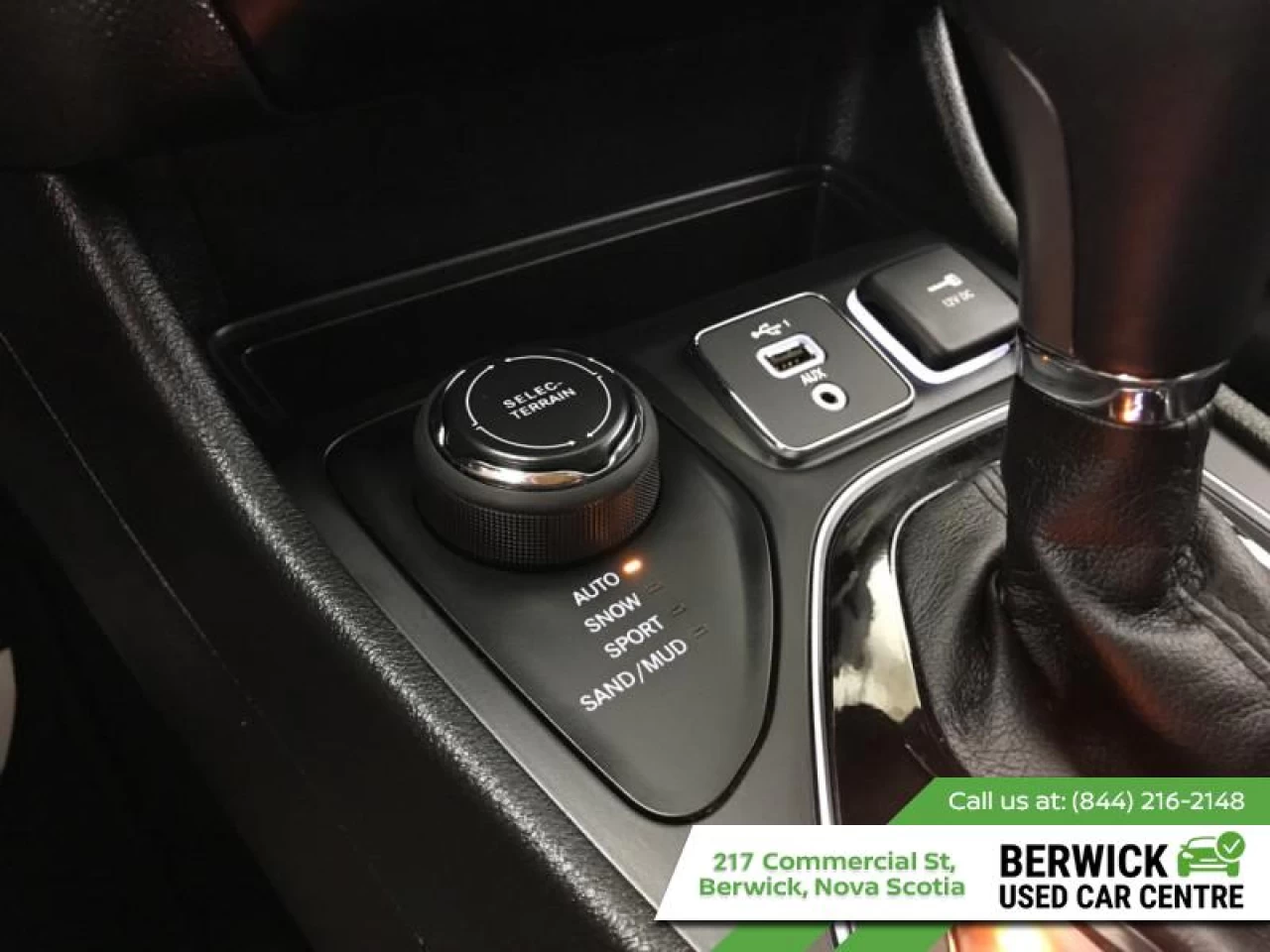 2023 Jeep Cherokee Altitude Main Image