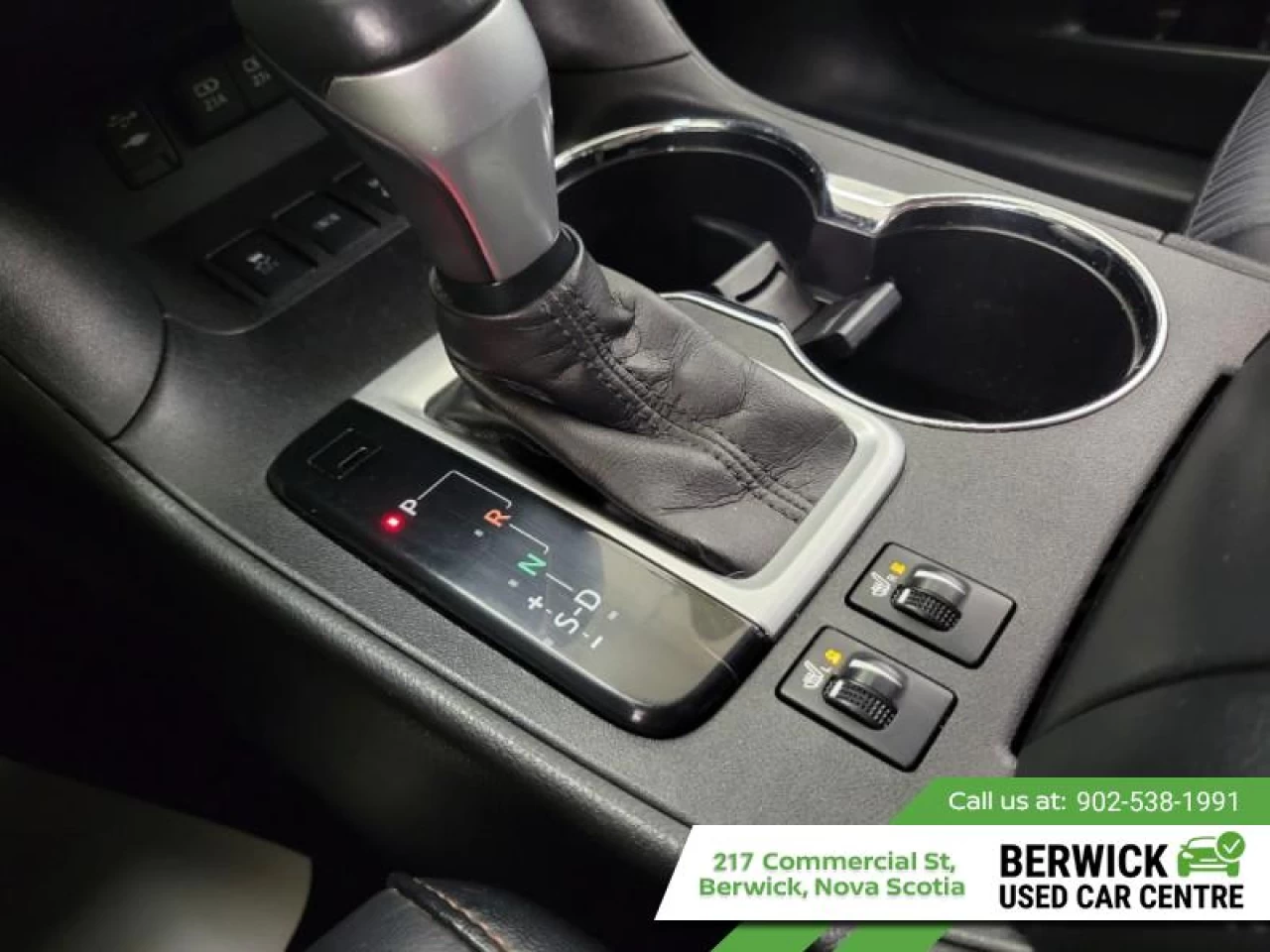 2017 Toyota Highlander LE Main Image