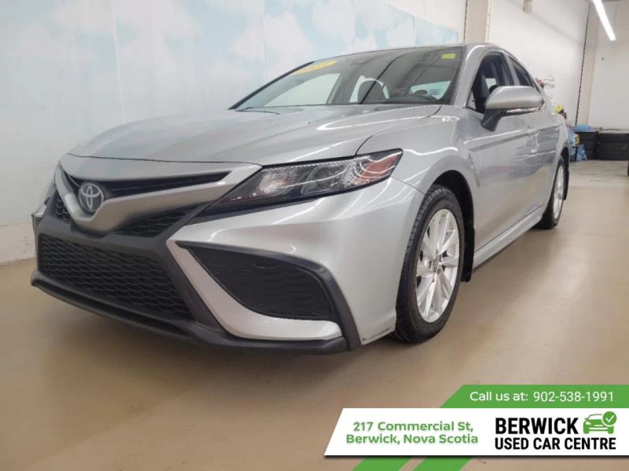 2023 Toyota Camry SE Main Image