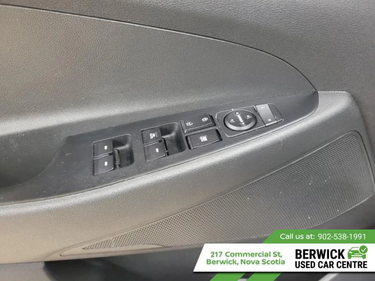 2021 Hyundai Tucson 2.0L Preferred AWD w/Sun and Leather Main Image