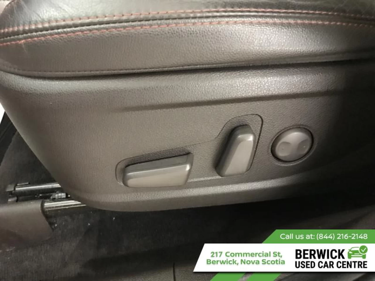 2020 Hyundai Santa Fe 2.0T Preferred AWD w/Sunroof Main Image