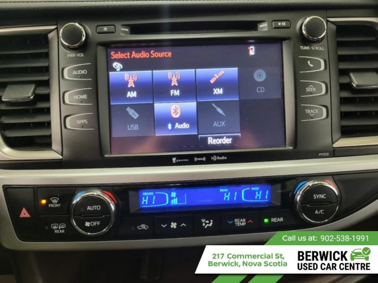 2017 Toyota Highlander LE Main Image