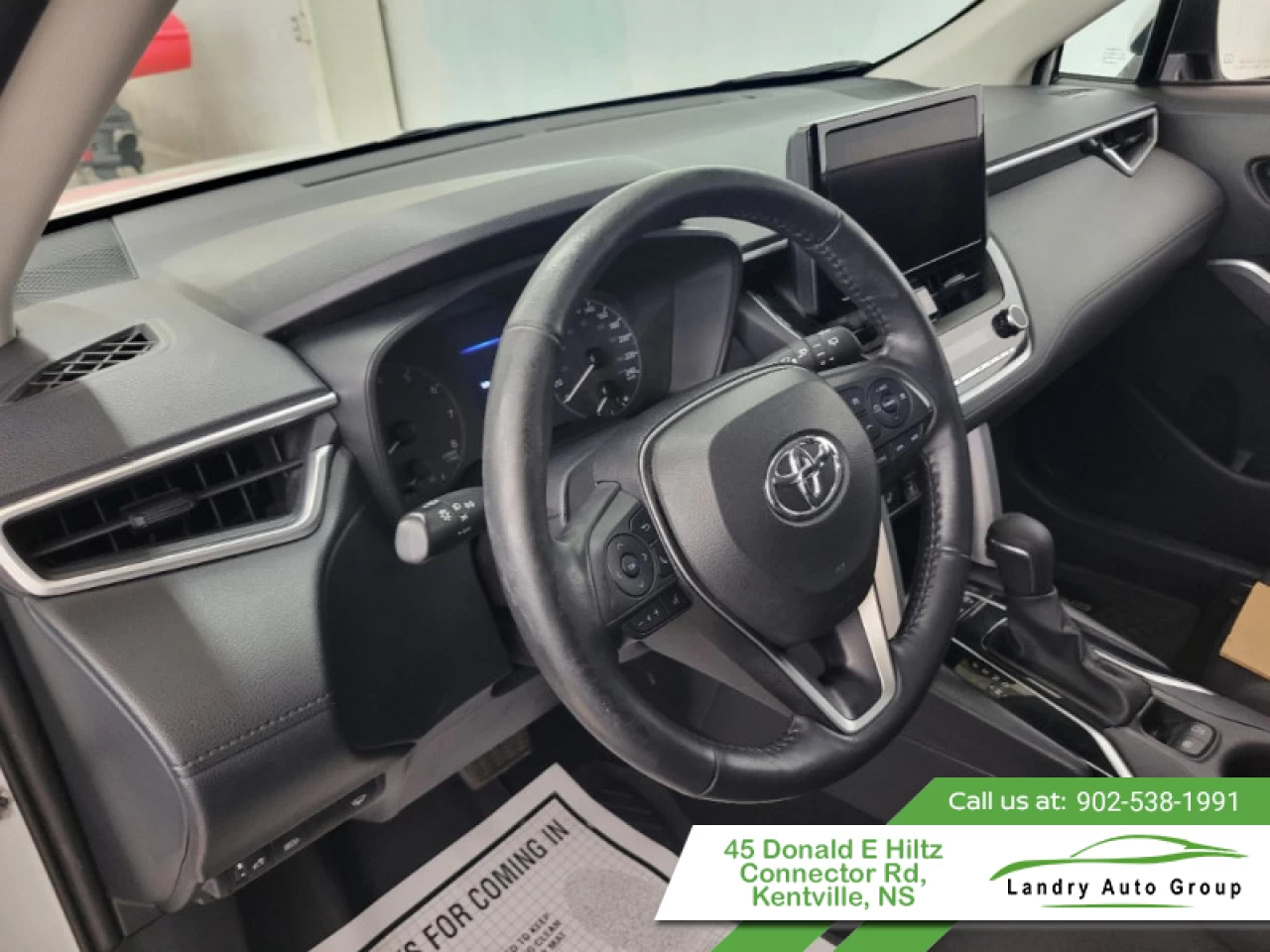 2023 Toyota Corolla Cross LE AWD Main Image