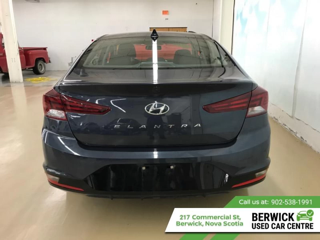 2020 Hyundai Elantra Preferred IVT Main Image