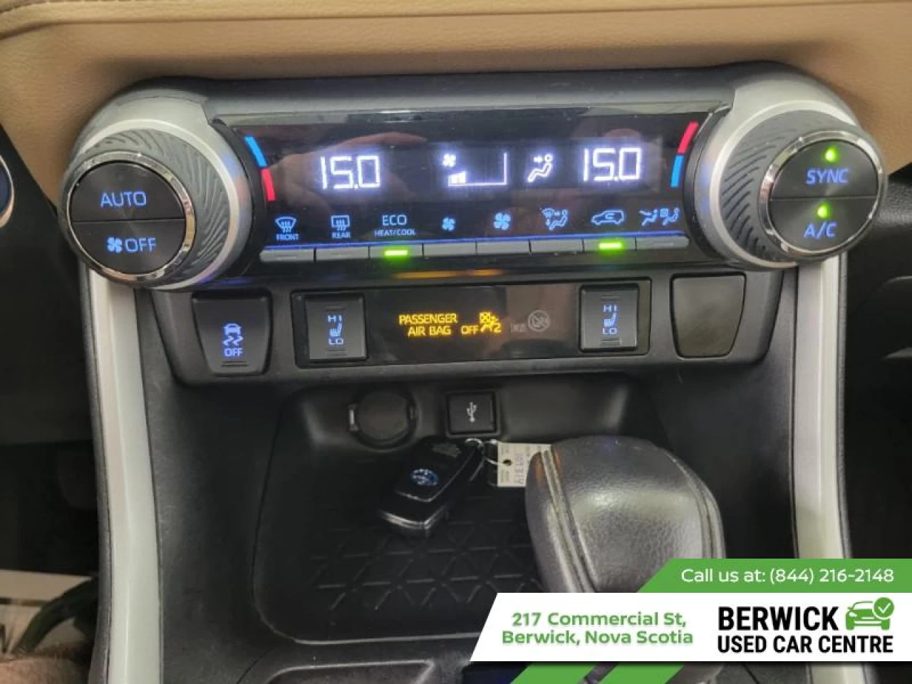 2021 Toyota RAV4 Hybrid XLE Main Image