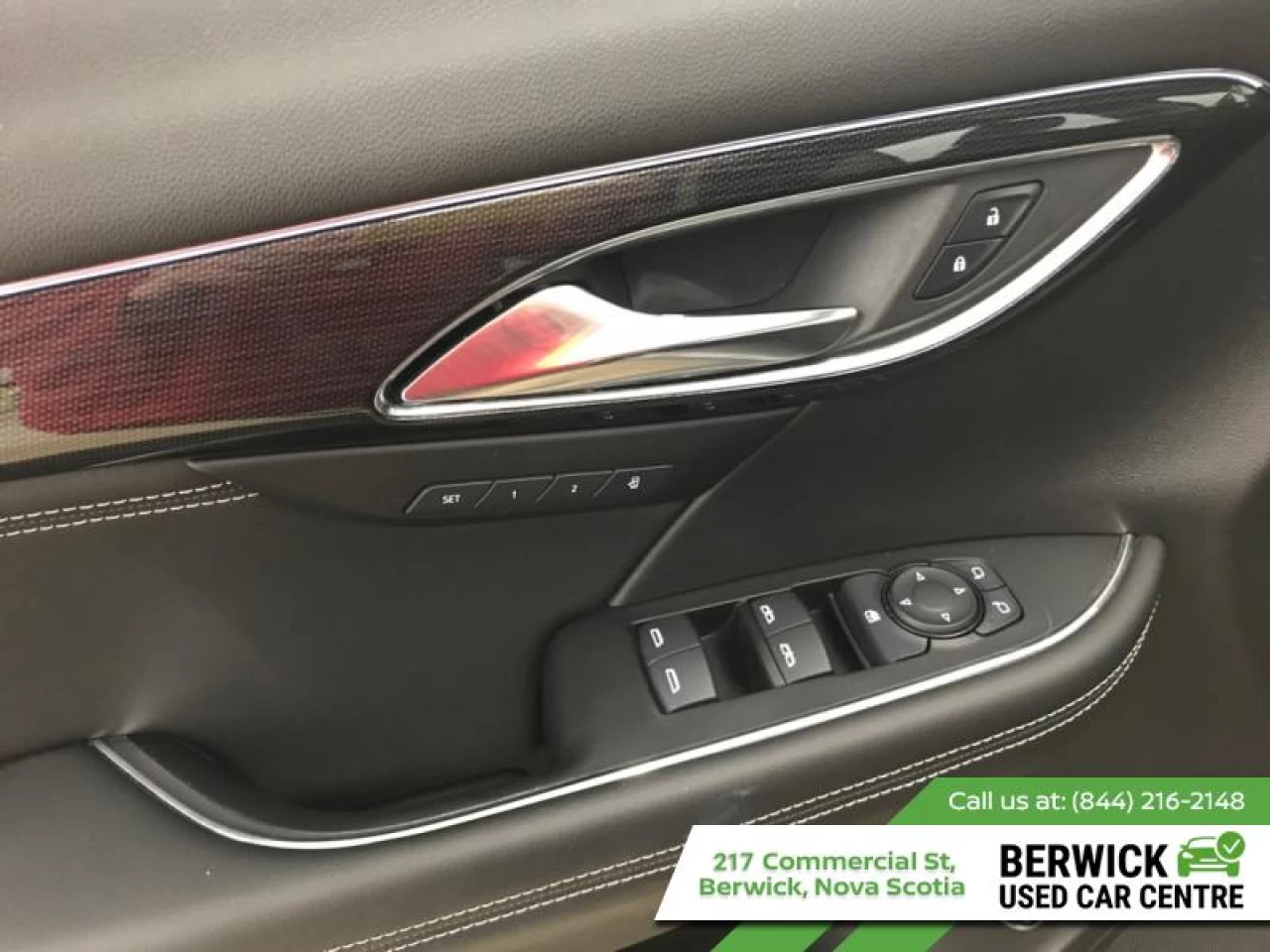 2022 Buick Envision Essence Main Image
