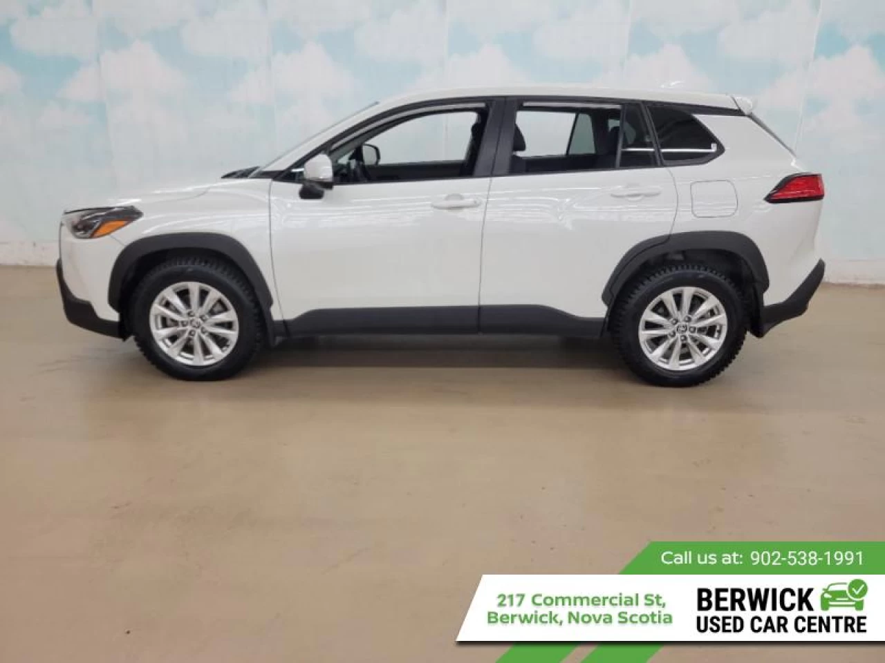 2023 Toyota Corolla Cross LE AWD Main Image