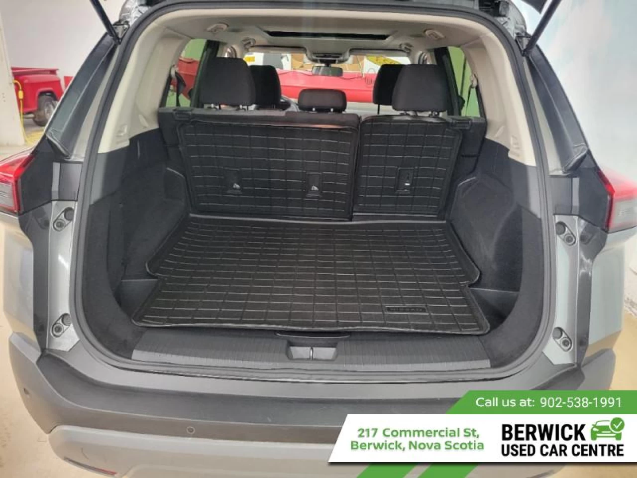 2023 Nissan Rogue SV Moonroof Main Image