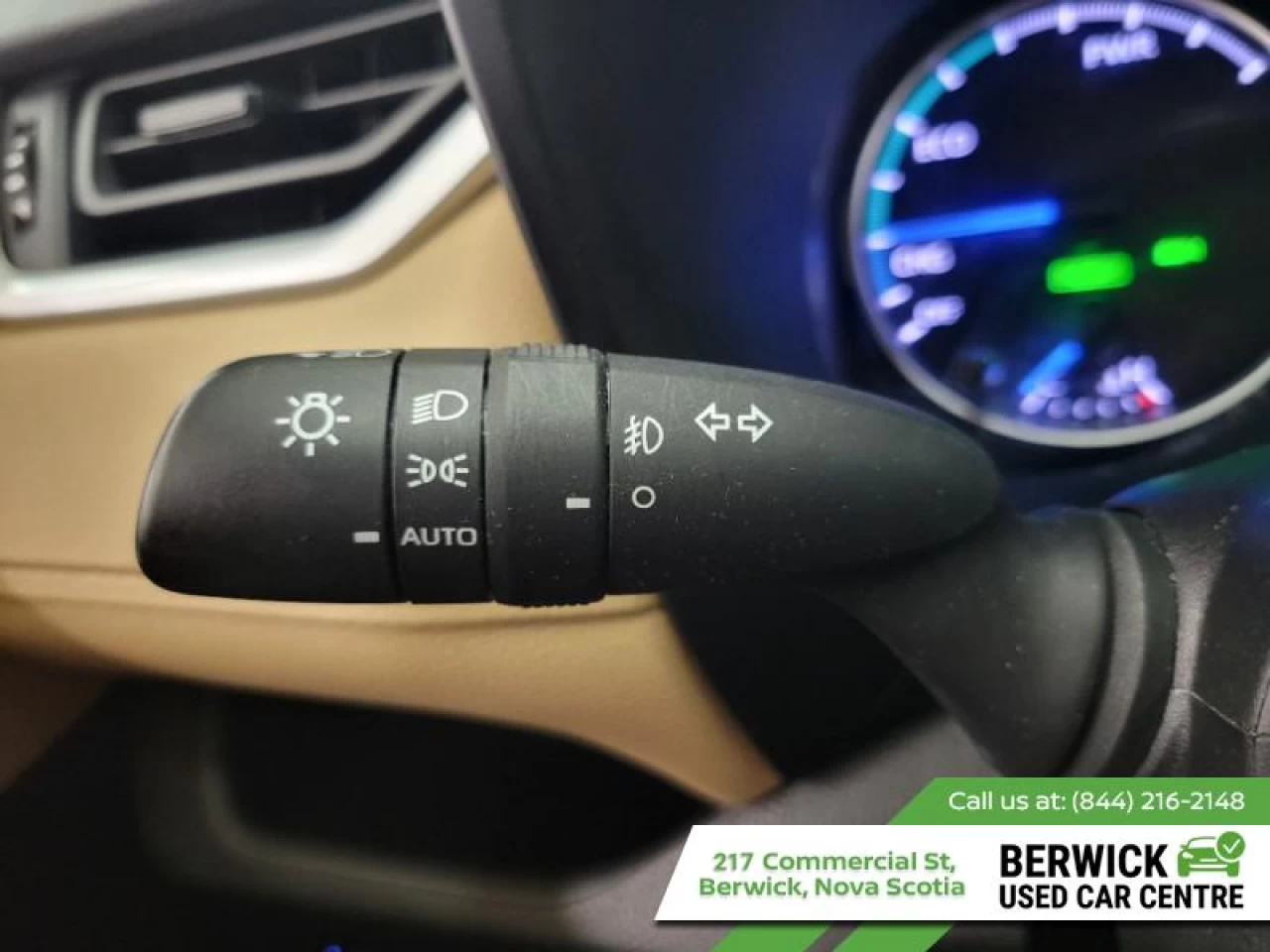 2021 Toyota RAV4 Hybrid XLE Main Image