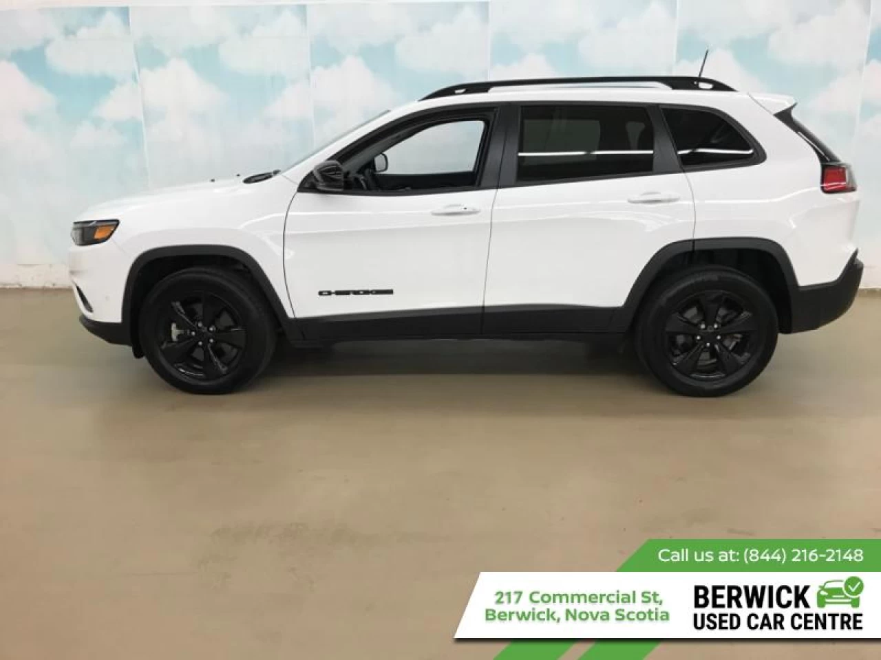 2023 Jeep Cherokee Altitude Main Image