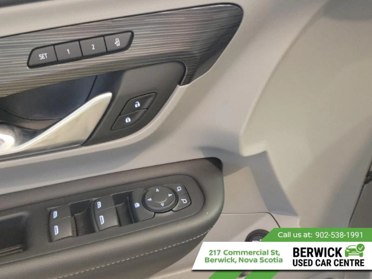 2023 GMC Terrain SLT Main Image