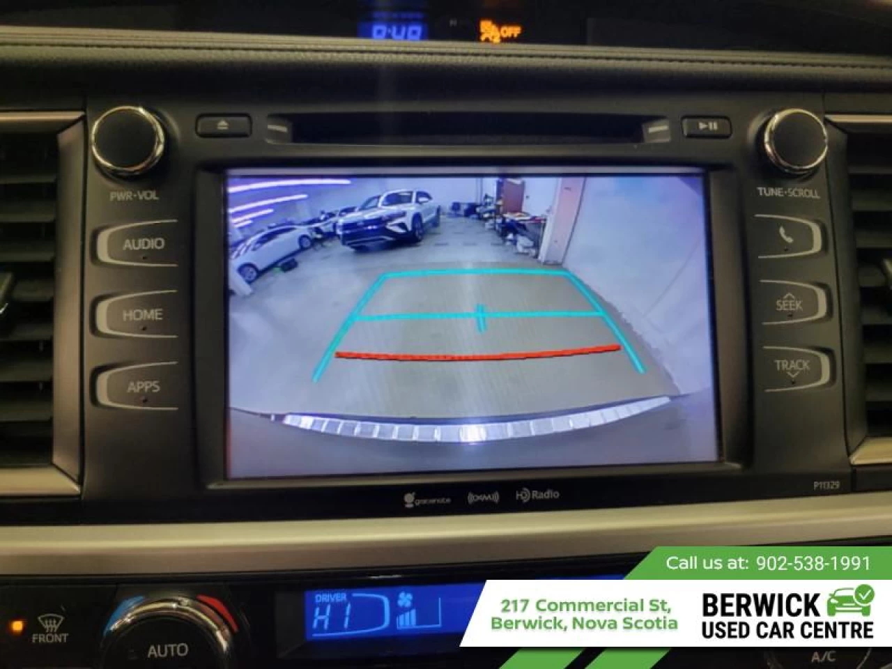 2017 Toyota Highlander LE Main Image