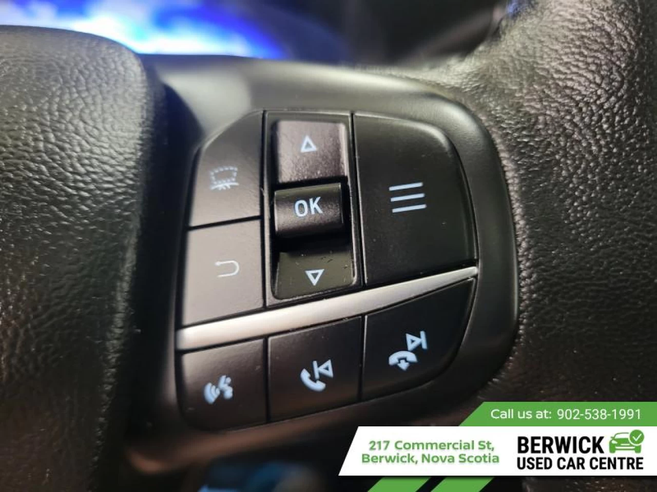 2020 Ford Escape Titanium Hybrid 4WD Main Image