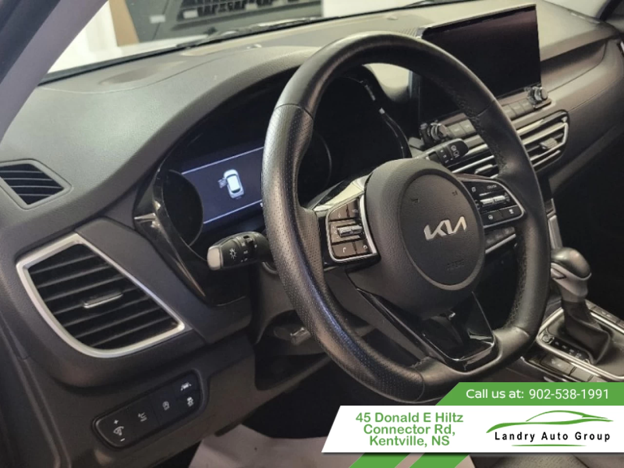2023 Kia Seltos SX Turbo AWD w/Black Interior Main Image