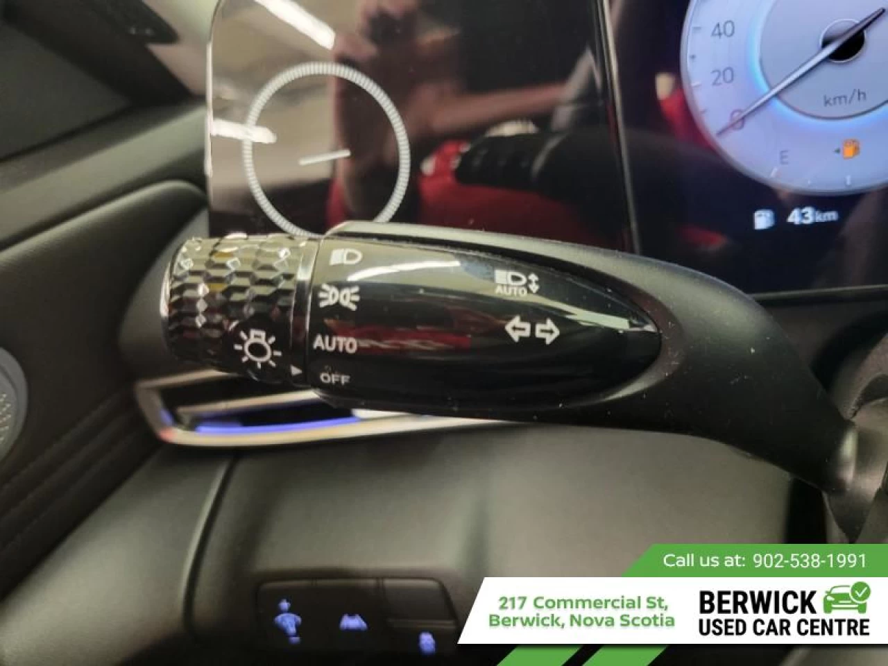 2023 Hyundai Elantra Preferred w/Sun and Tech Main Image