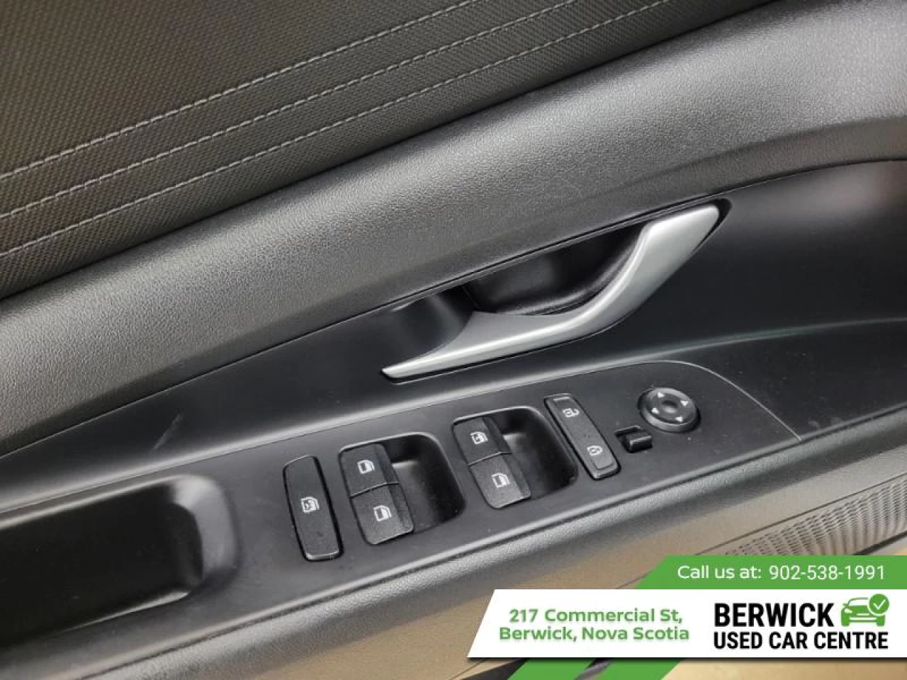 2021 Hyundai Elantra Essential Manual Main Image