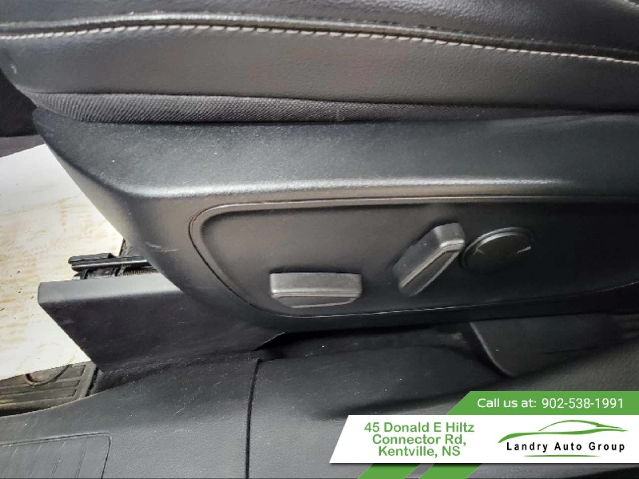 2021 Ford Escape titanium Main Image