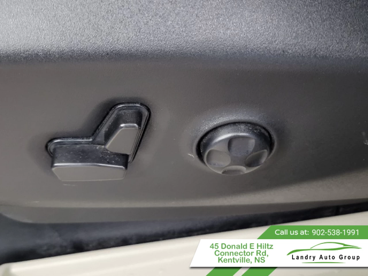 2023 Chrysler Pacifica Touring L Main Image