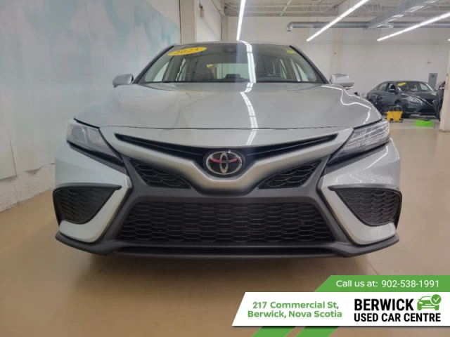 Toyota Camry SE 2023