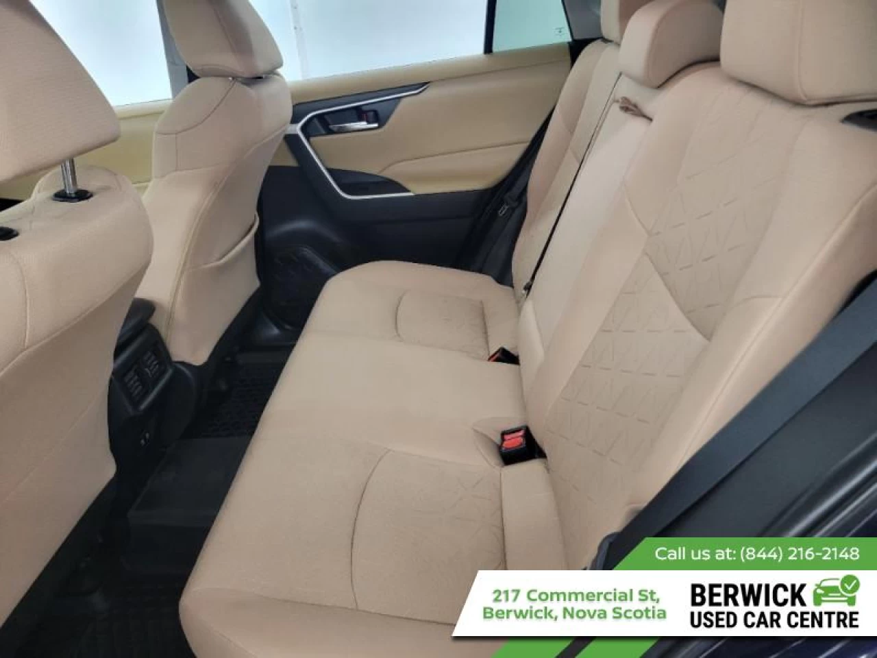 2021 Toyota RAV4 Hybrid XLE Main Image