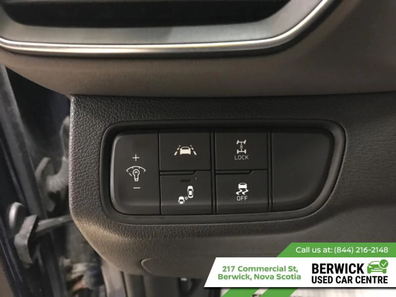 2020 Hyundai Santa Fe 2.0T Preferred AWD w/Sunroof Main Image