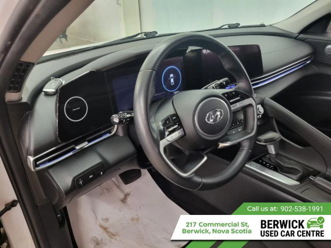 2023 Hyundai Elantra Preferred w/Sun and Tech Main Image