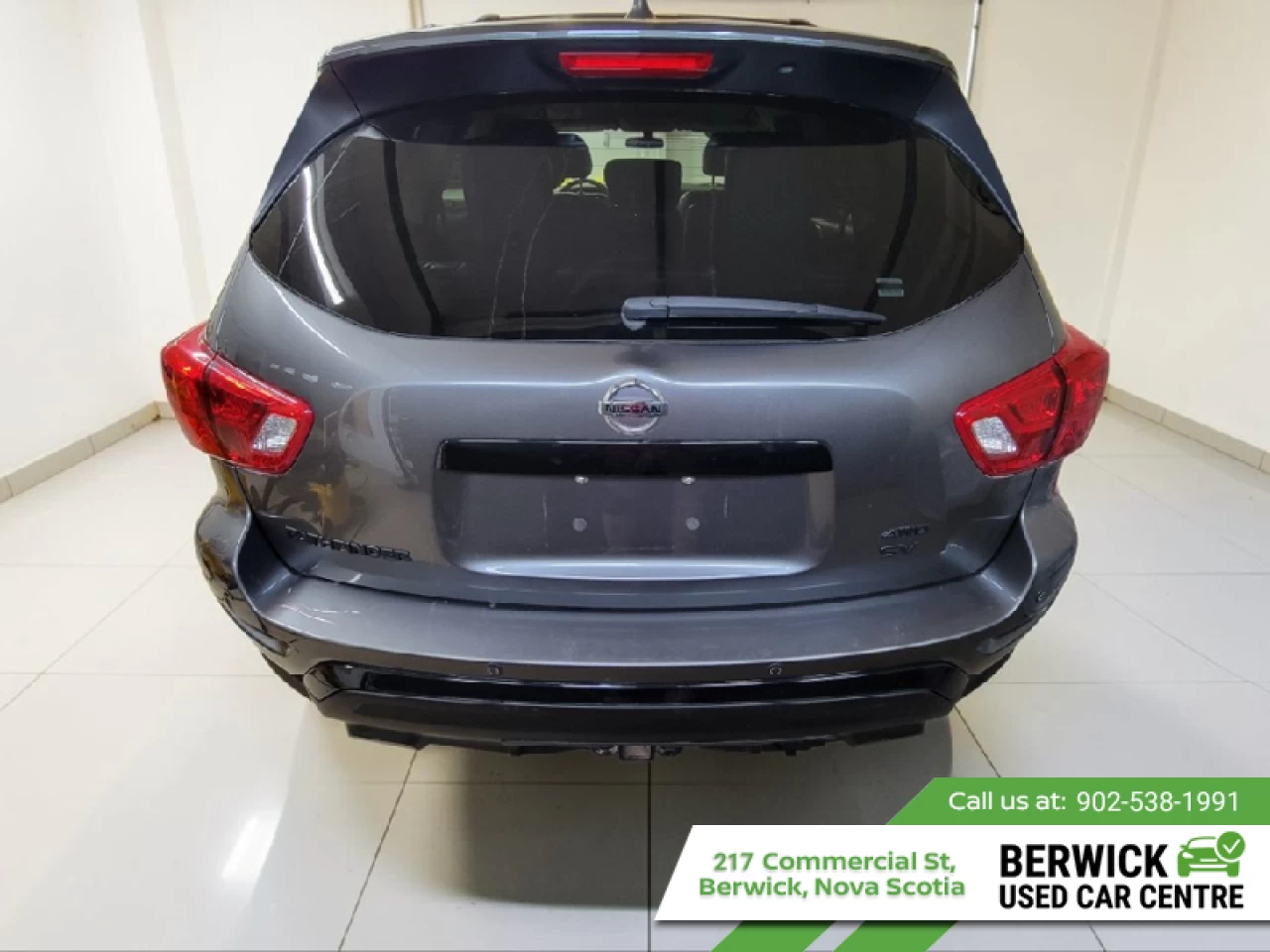 2020 Nissan Pathfinder SV Tech Main Image